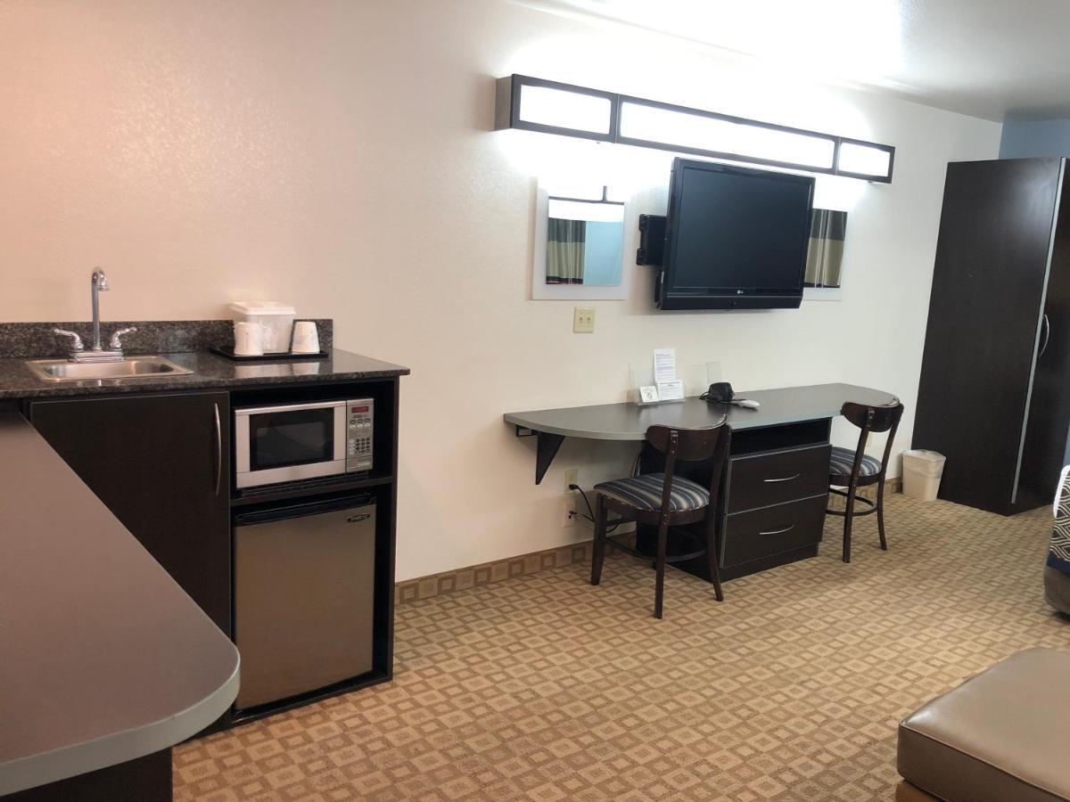 Microtel Inn & Suites By Wyndham Klamath Falls Bagian luar foto