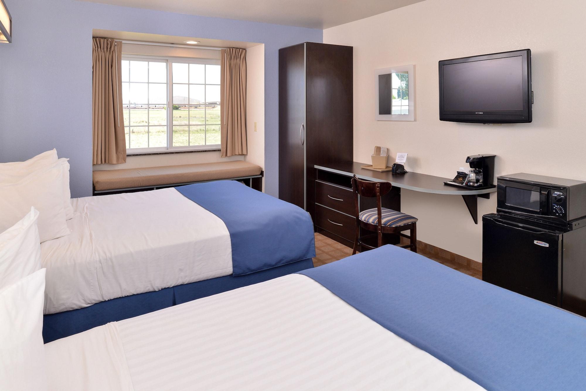 Microtel Inn & Suites By Wyndham Klamath Falls Bagian luar foto