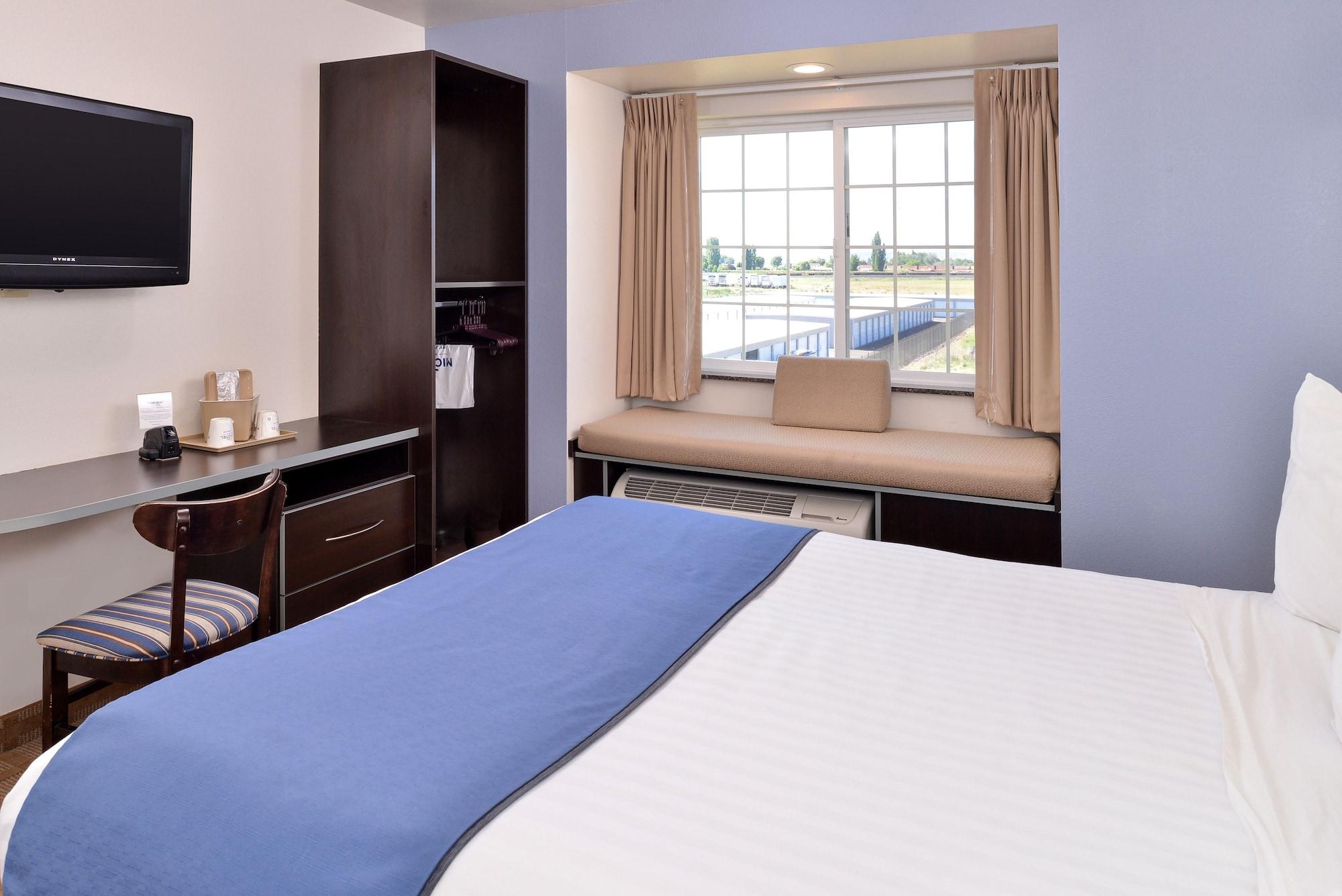 Microtel Inn & Suites By Wyndham Klamath Falls Bagian luar foto