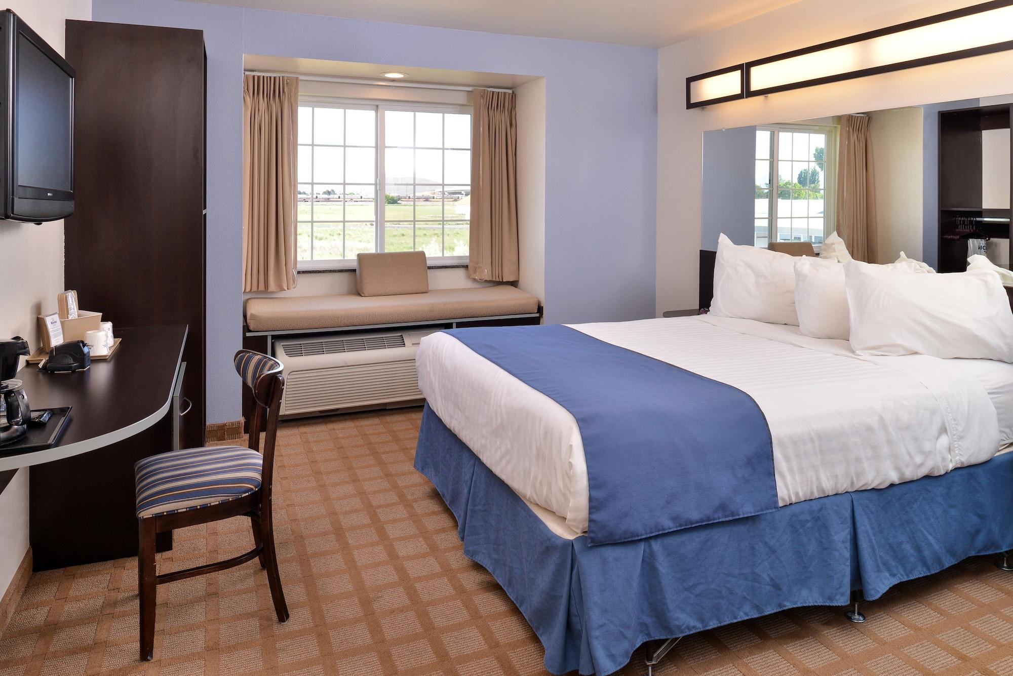 Microtel Inn & Suites By Wyndham Klamath Falls Bagian luar foto