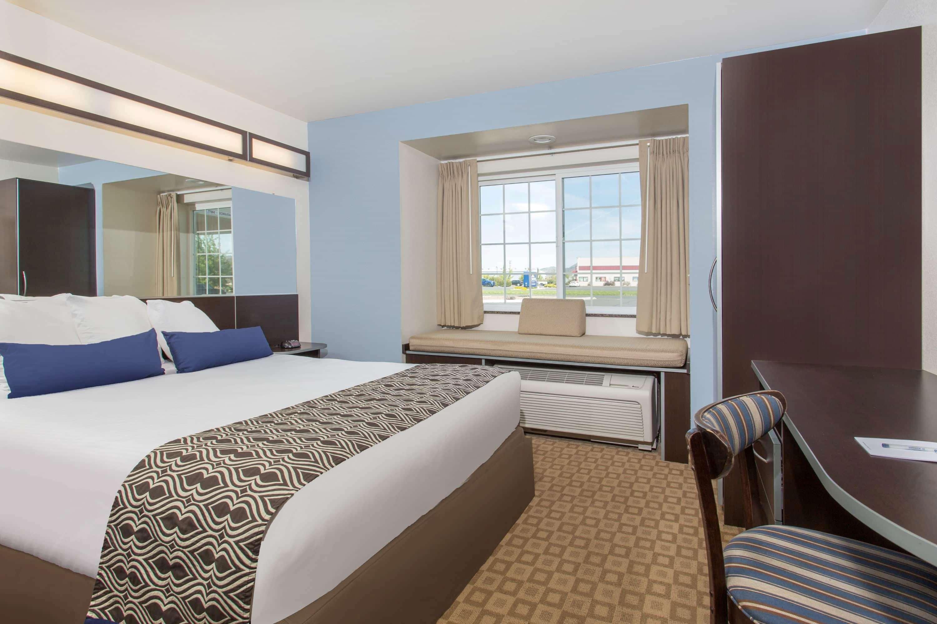 Microtel Inn & Suites By Wyndham Klamath Falls Bagian luar foto