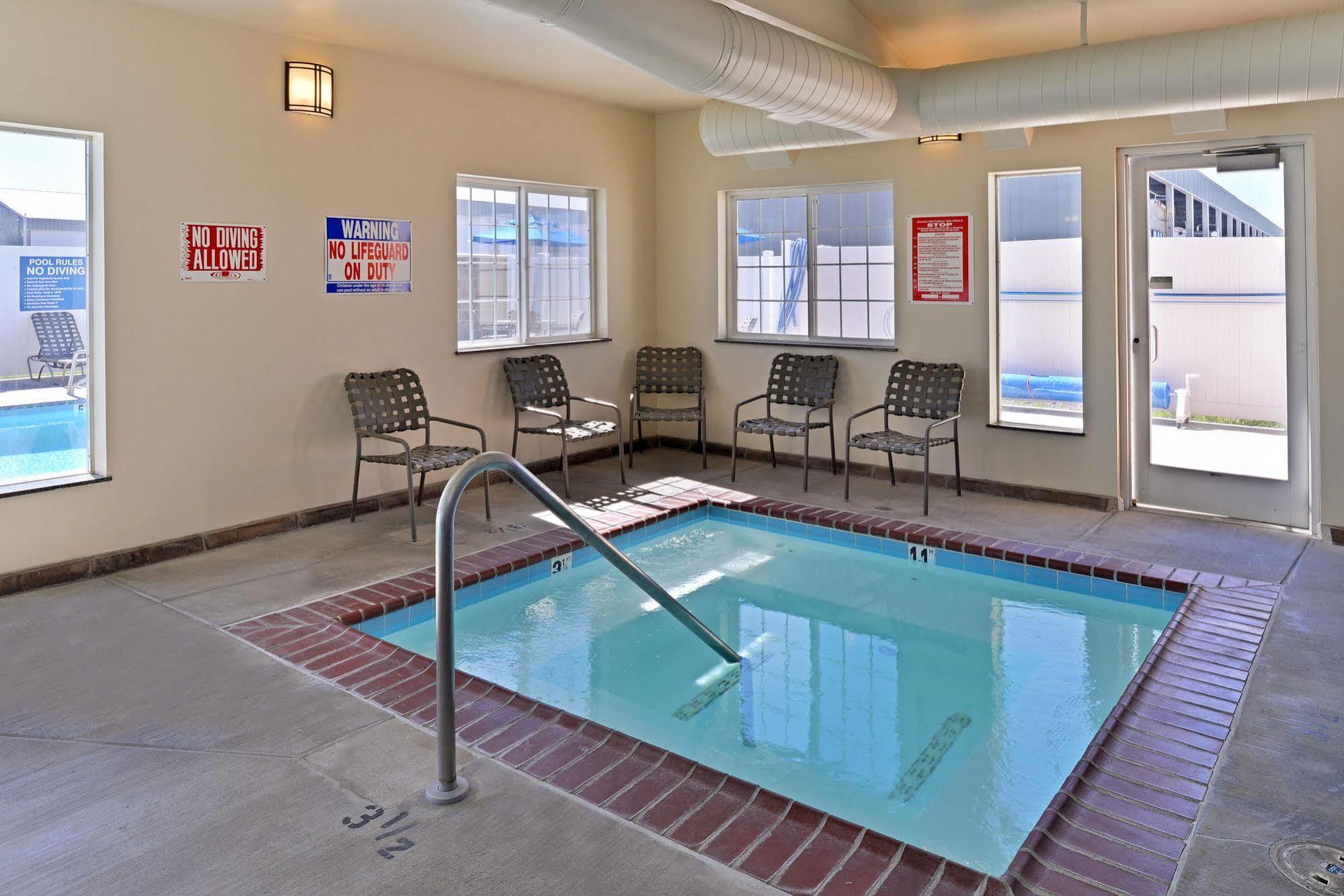 Microtel Inn & Suites By Wyndham Klamath Falls Bagian luar foto